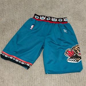 Grizzlies throwback adidas shorts sz small